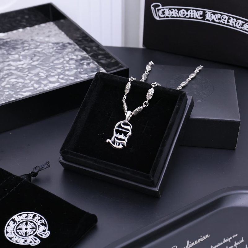 Ch**me He**ts necklaces